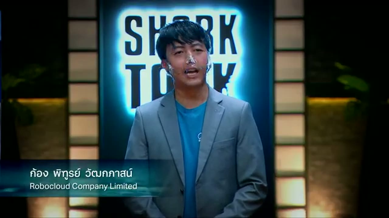 Pitoon Watkaphat presenting RoboCloud on Shark Tank Thailand Season 3